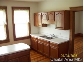 781 East North Road Nokomis, IL 62075 - Photo 3 of 12