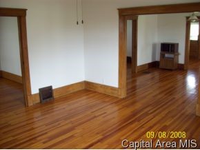 781 East North Road Nokomis, IL 62075 - Photo 7 of 12