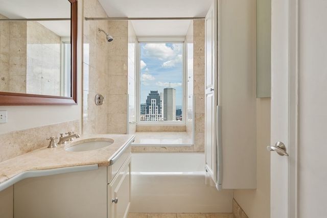 $4,585,000 | 2 Avery Street, Unit PH3C, Boston, MA 02111