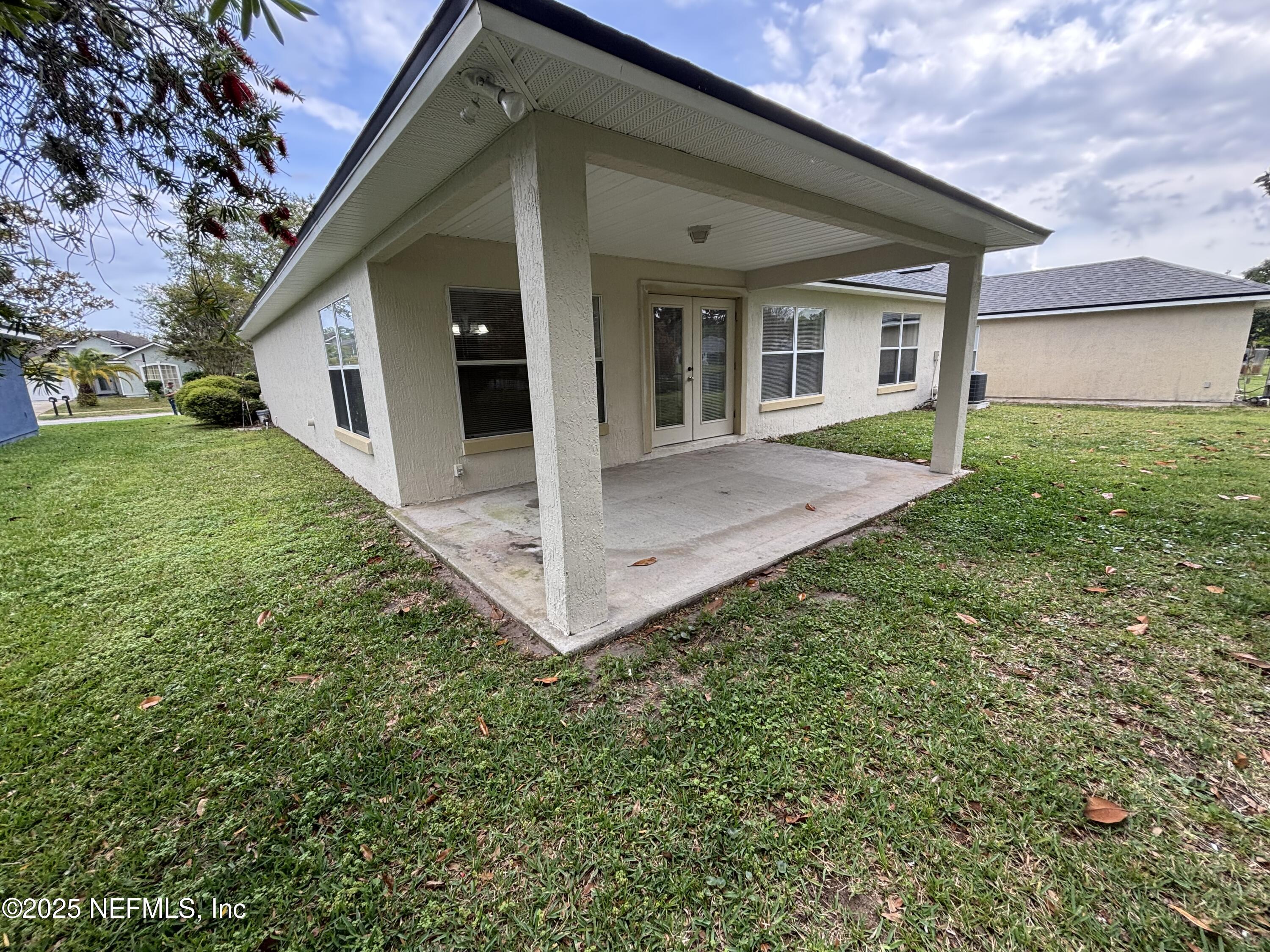 817 Oak Arbor Circle St. Augustine, FL 32084 - Photo 4 of 19 a view of a house with a yard