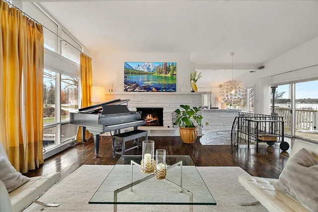 $2,195,000 | 437 Graafschap Road, Holland, MI 49423