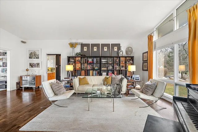 $2,195,000 | 437 Graafschap Road, Holland, MI 49423