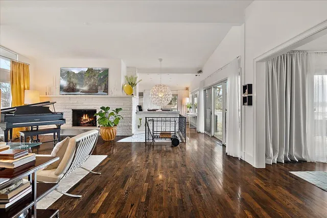 $2,195,000 | 437 Graafschap Road, Holland, MI 49423