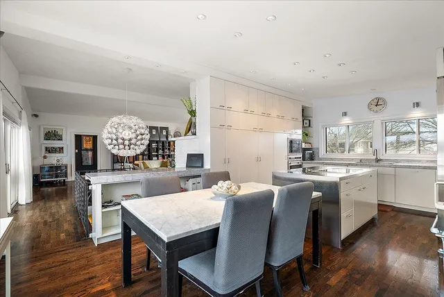 $2,195,000 | 437 Graafschap Road, Holland, MI 49423