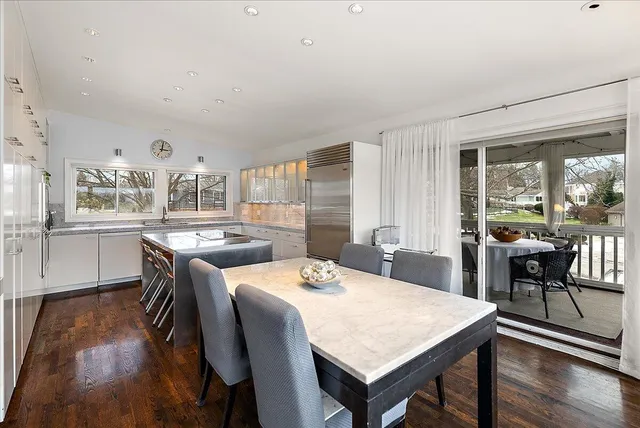 $2,195,000 | 437 Graafschap Road, Holland, MI 49423