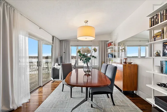 $2,195,000 | 437 Graafschap Road, Holland, MI 49423