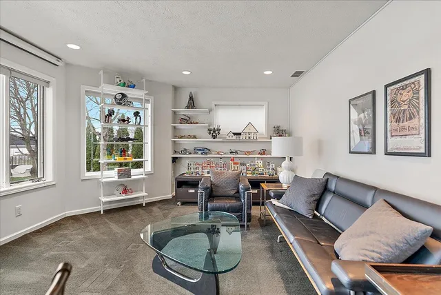 $2,195,000 | 437 Graafschap Road, Holland, MI 49423