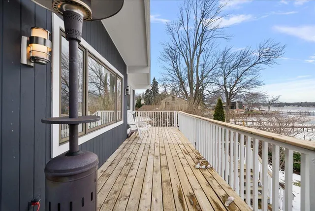 $2,195,000 | 437 Graafschap Road, Holland, MI 49423