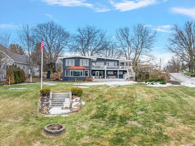 $2,195,000 | 437 Graafschap Road, Holland, MI 49423