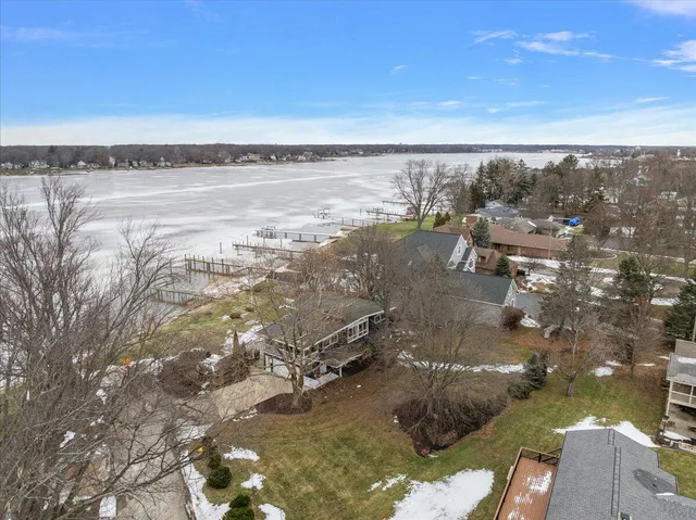 $2,195,000 | 437 Graafschap Road, Holland, MI 49423