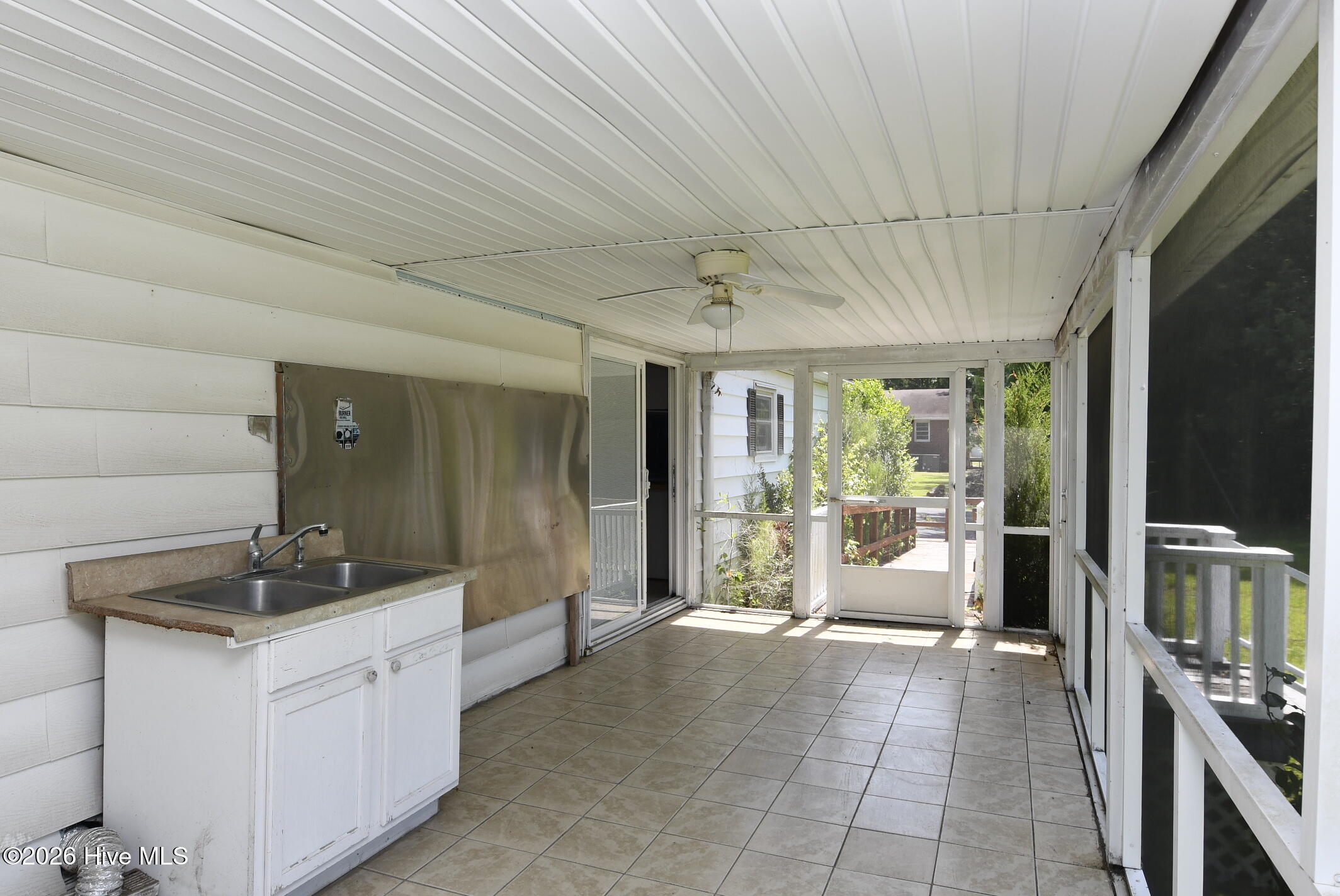 209 Queens Road Hubert, NC 28539 - Photo 15 of 27 Back Porch Grilling area