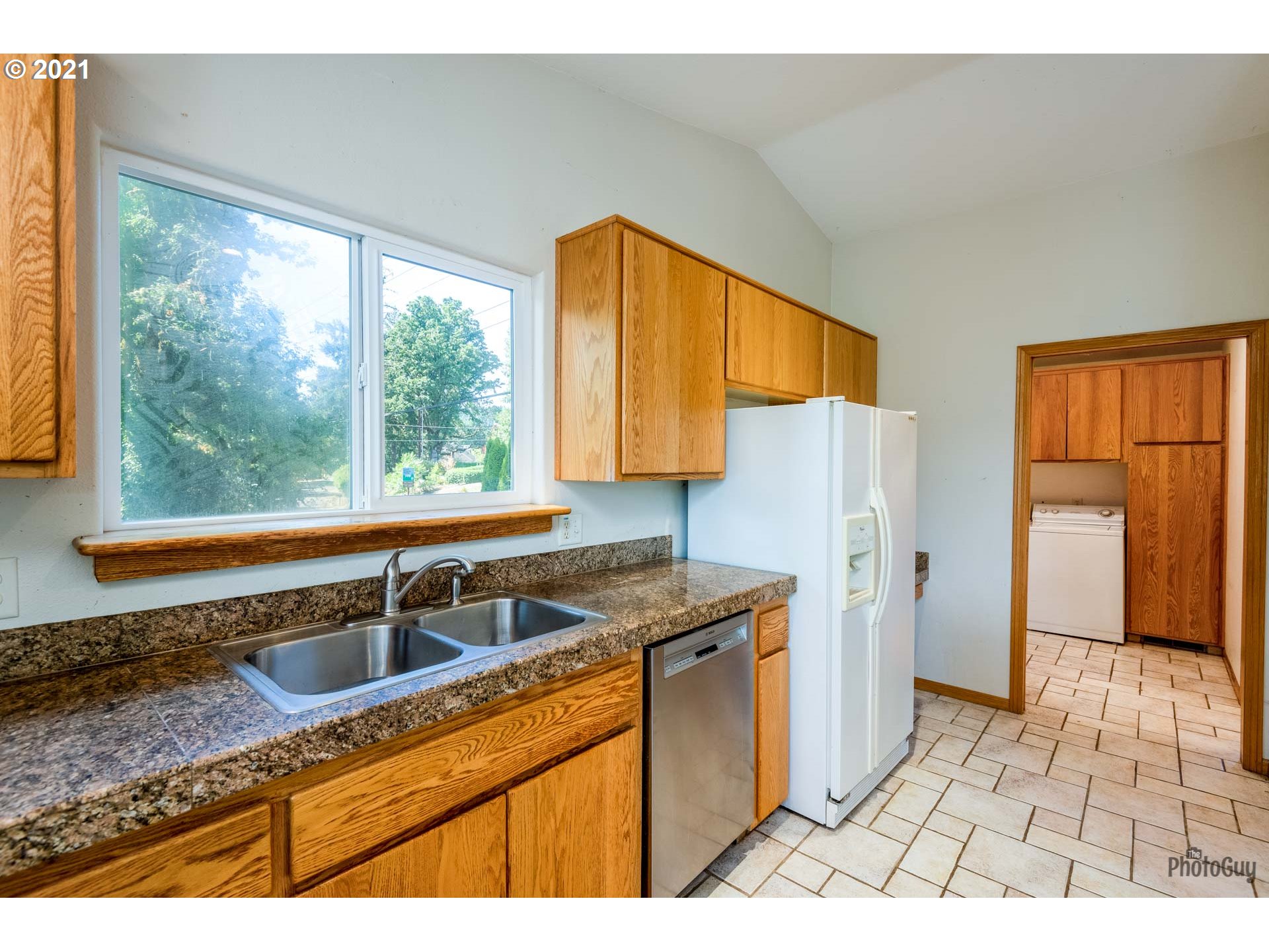 36798 Oak Point Road Springfield, OR 97478 - Photo 12 of 31