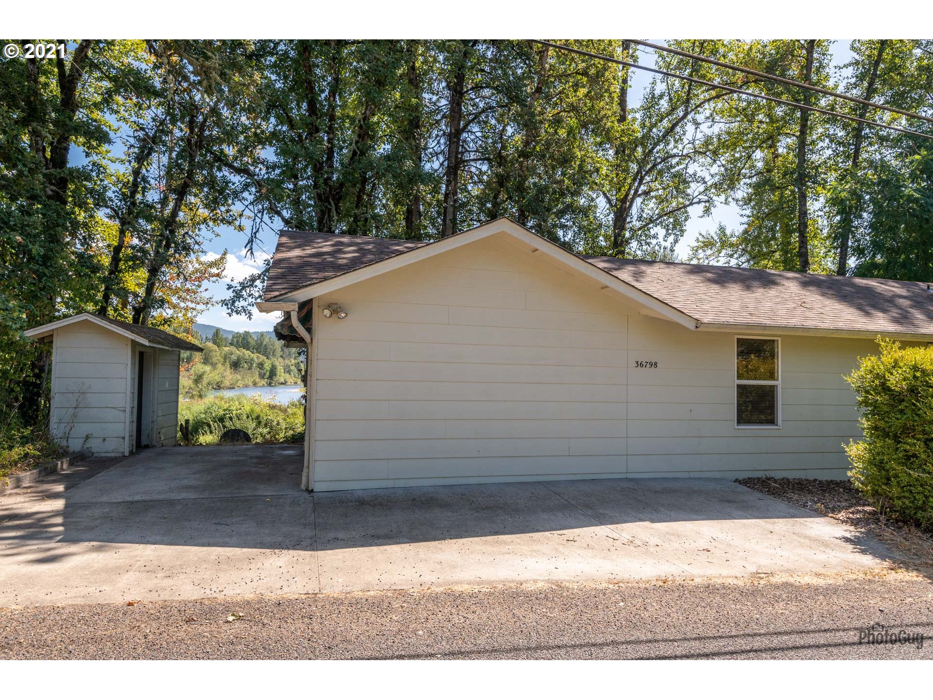 36798 Oak Point Road Springfield, OR 97478 - Photo 3 of 31