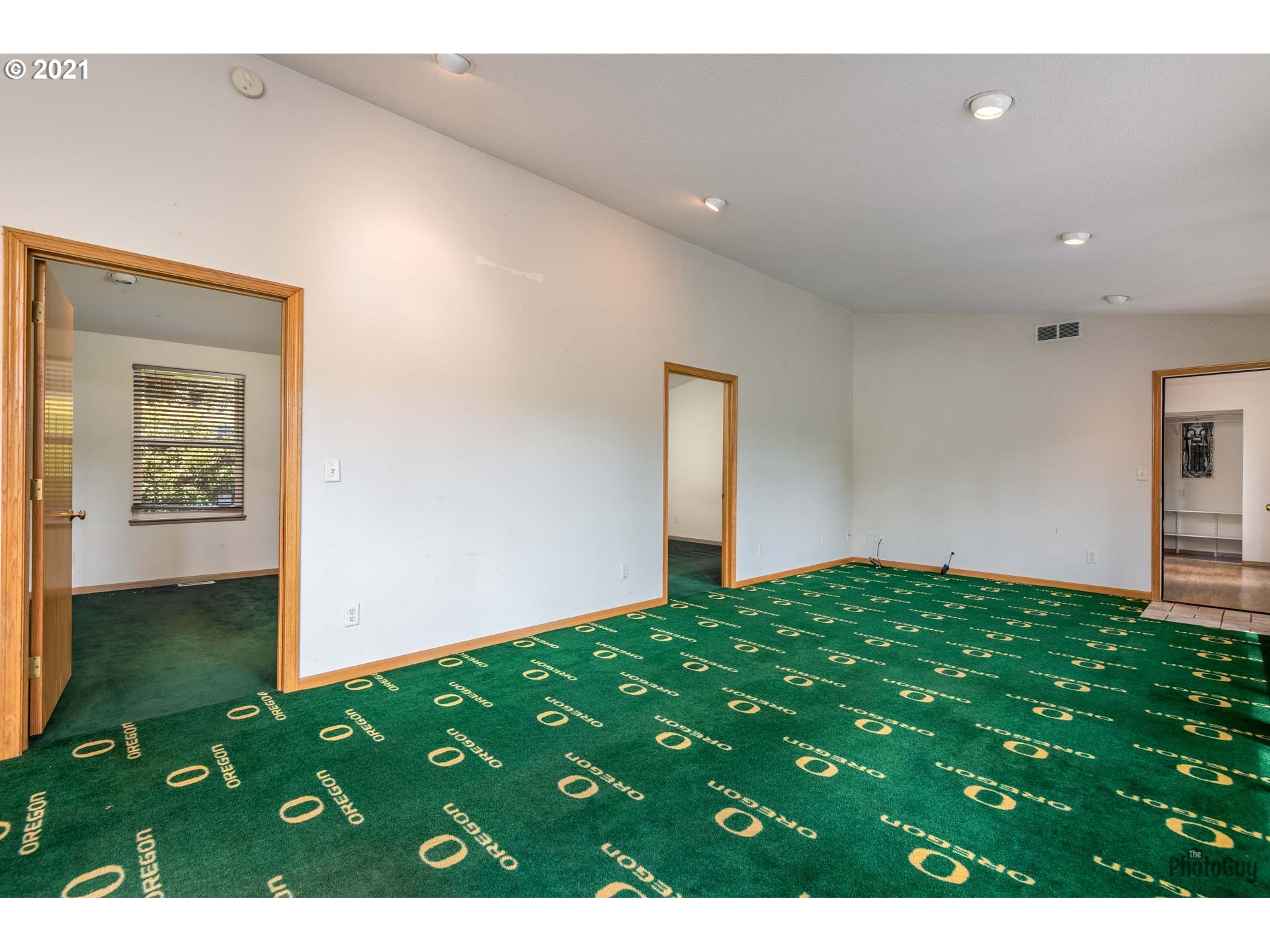 36798 Oak Point Road Springfield, OR 97478 - Photo 8 of 31