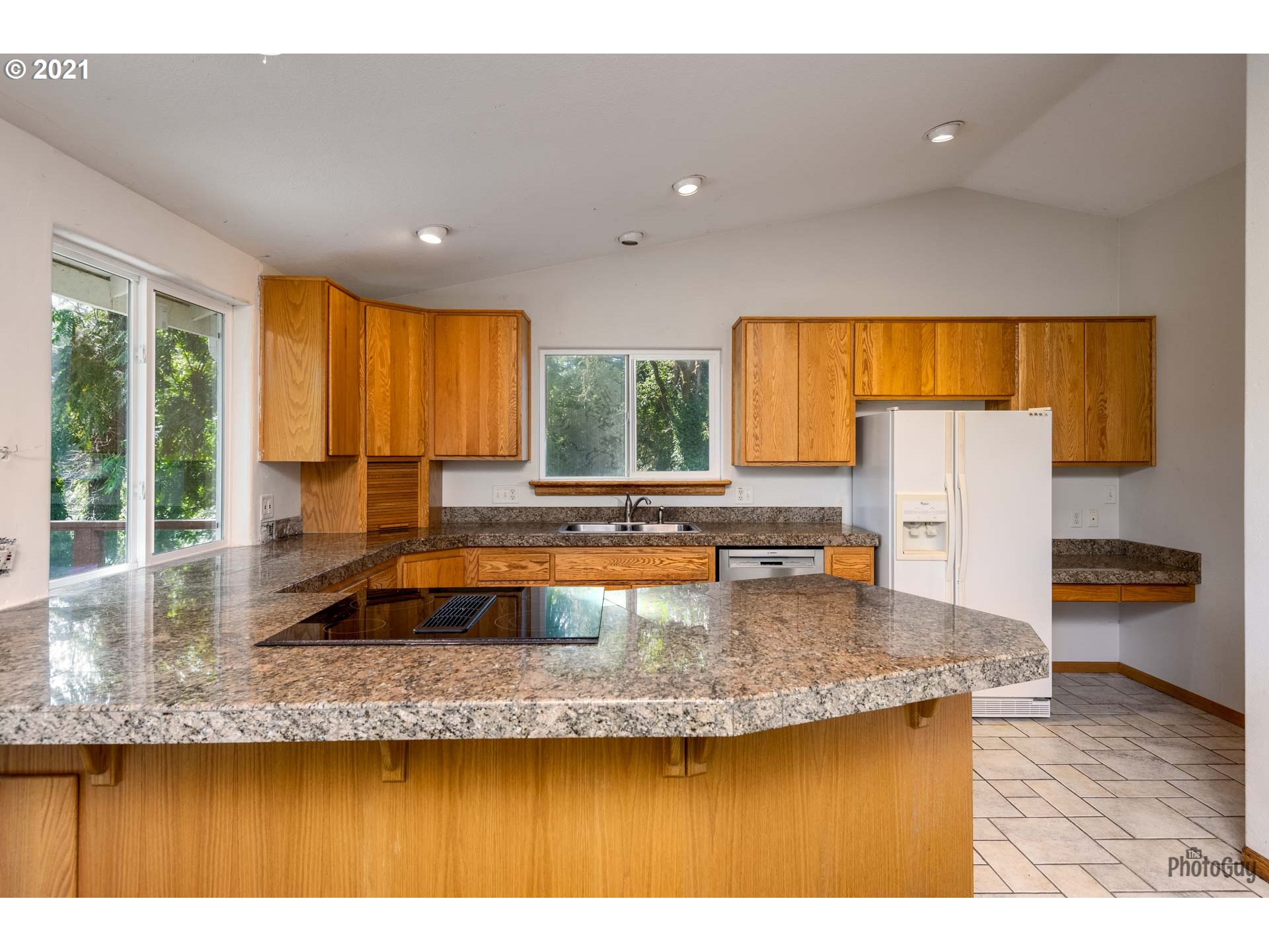 36798 Oak Point Road Springfield, OR 97478 - Photo 9 of 31