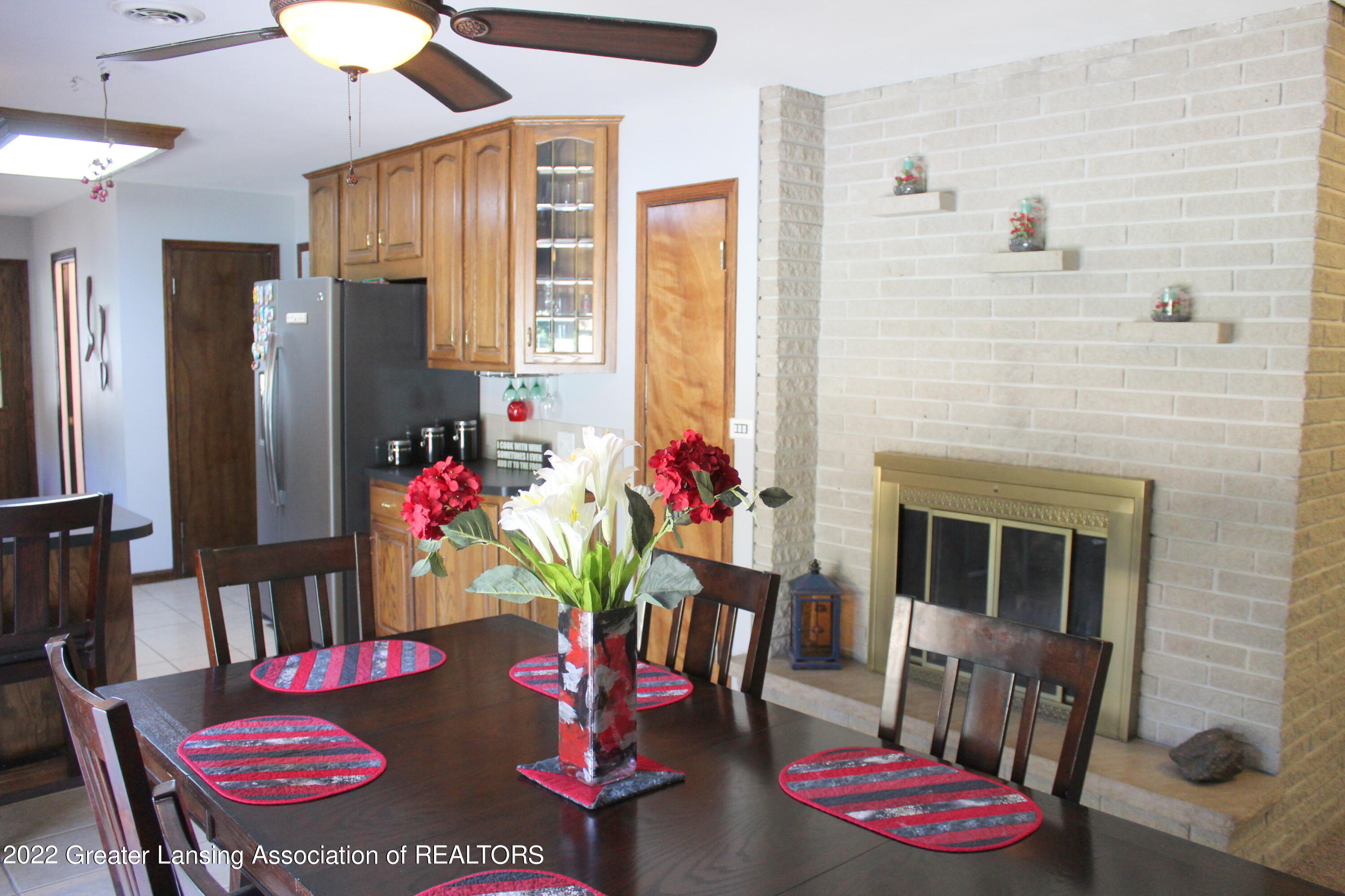 464 Creyts Road Dimondale, MI 48821 - Photo 11 of 56 21 Dining
