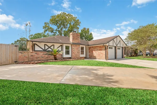 $279,900 | 2500 Parkway Avenue, Rosenberg, TX 77471