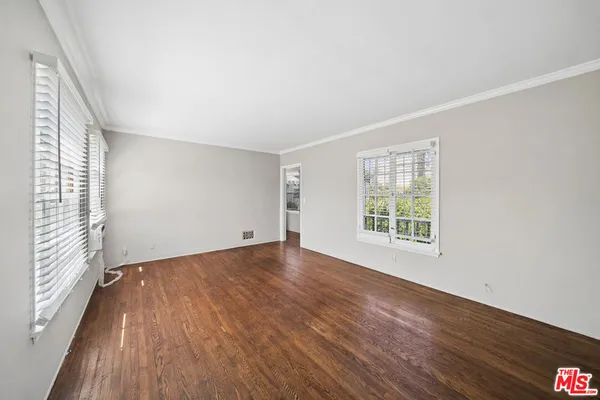 $2,200 | 1402 North Mansfield Avenue, Unit 1402 1/2, Los Angeles, CA 90028