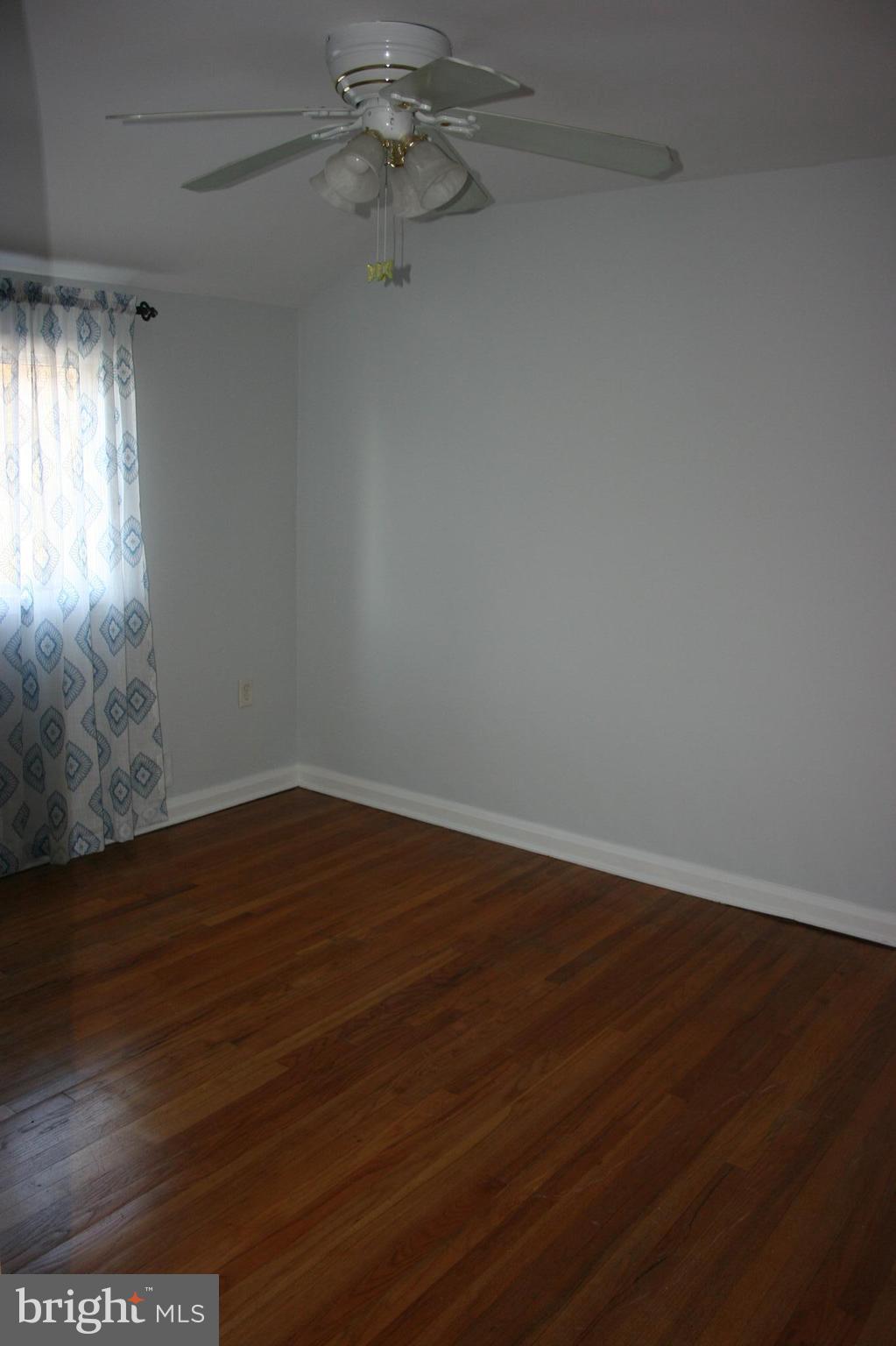 3011 Vulcan Road Baltimore, MD 21222 - Photo 9 of 23 Living Room