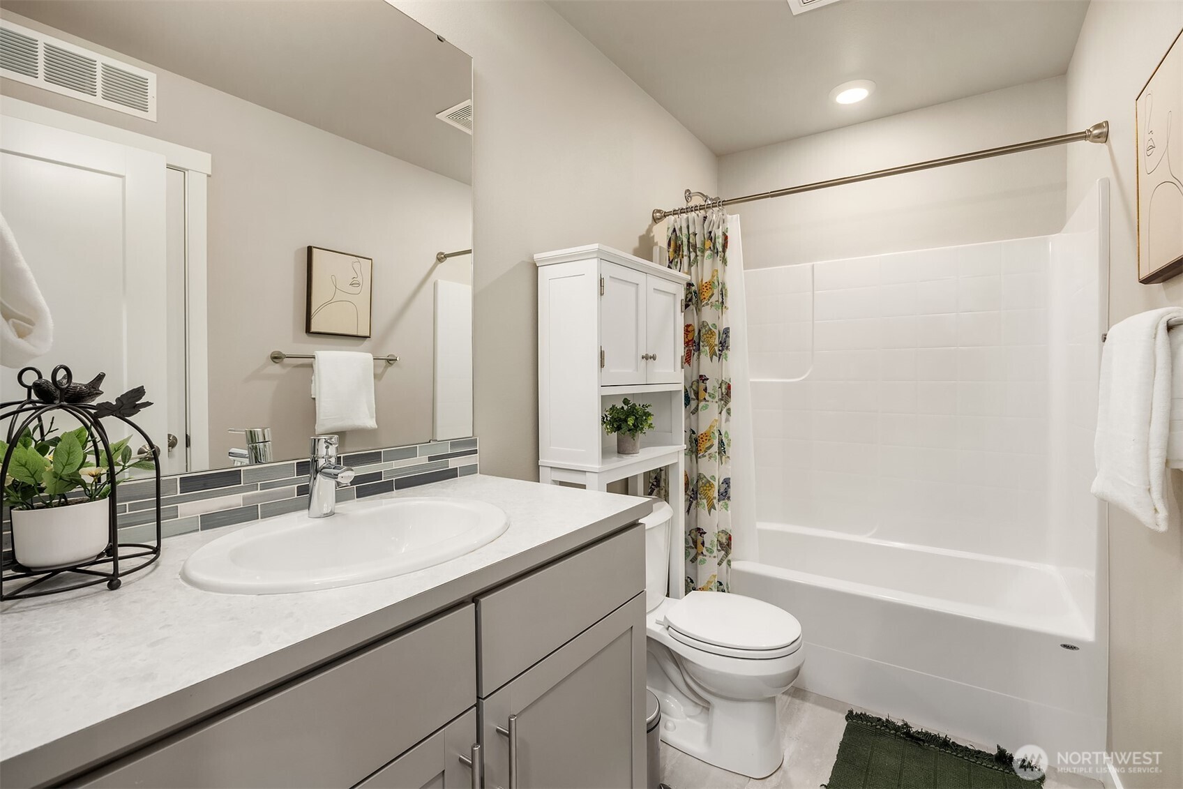 22924 80th Place West, Unit B Edmonds, WA 98026 - Photo 4 of 40