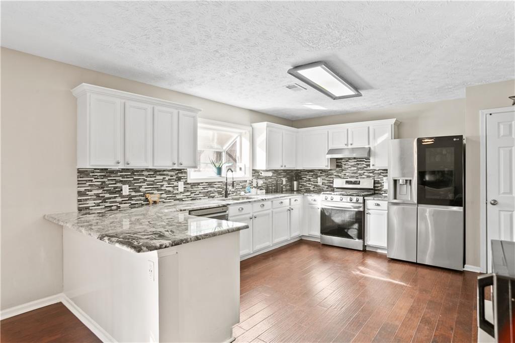 2828 Amhurst Way Kennesaw, GA 30144 - Photo 8 of 45