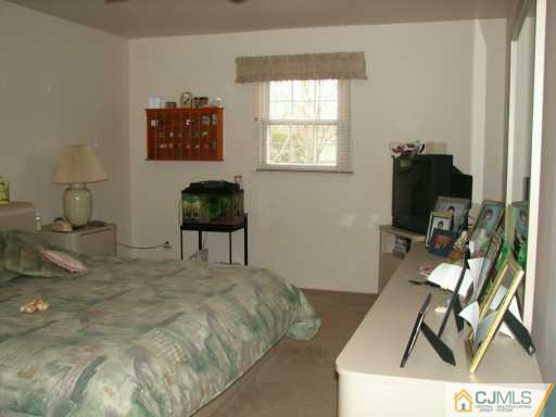 34 Myrtle Road East Brunswick, NJ 08816 - Photo 5 of 8 Gallery Image 5