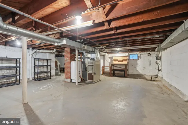 a view of a house with a tree