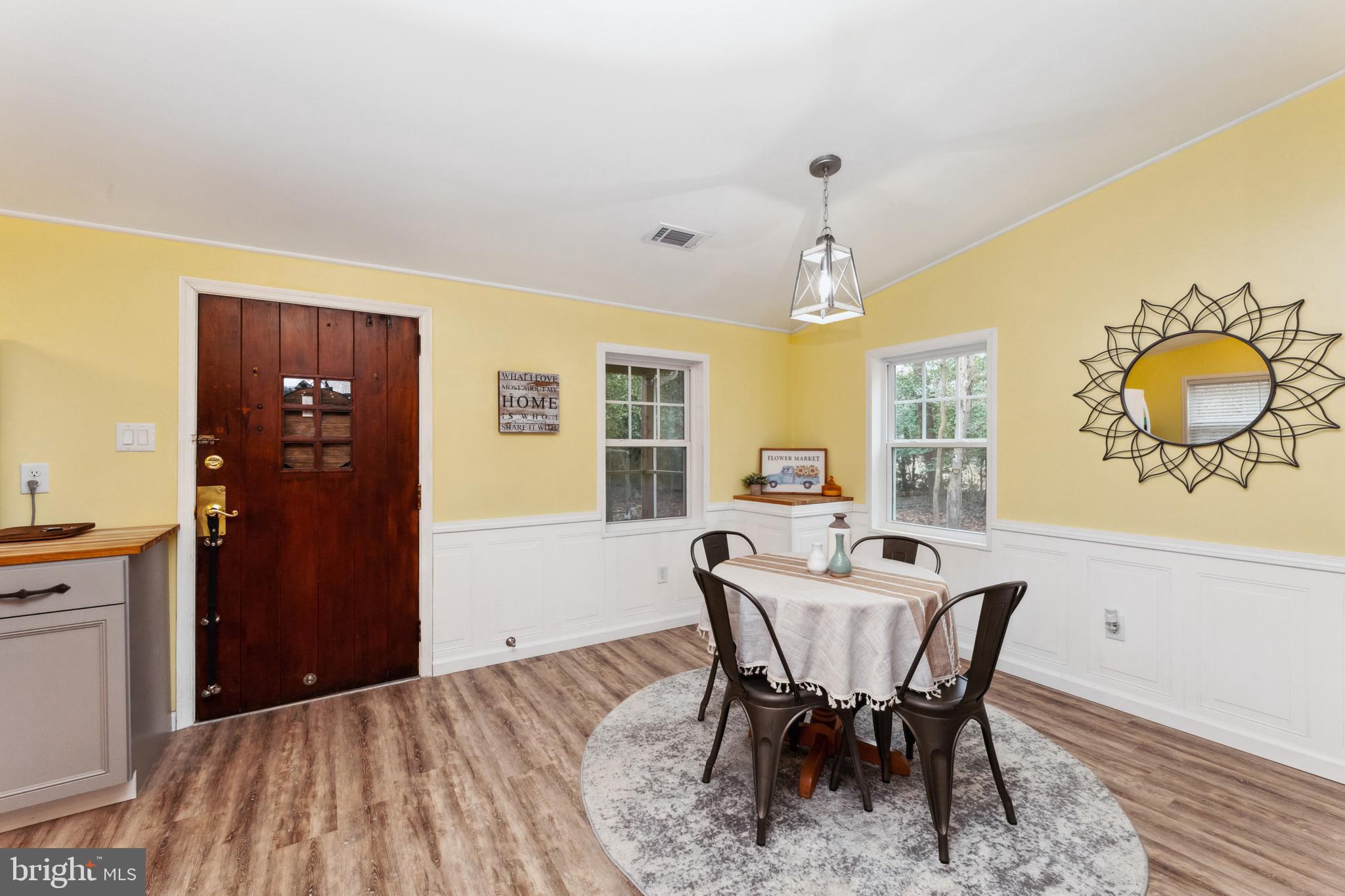 45150 Clarkes Landing Road Hollywood, MD 20636 - Photo 10 of 40 Dining Area
