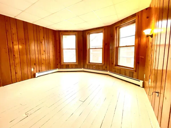 $2,100 | 2193 1st Street, White Bear Lake, MN 55110