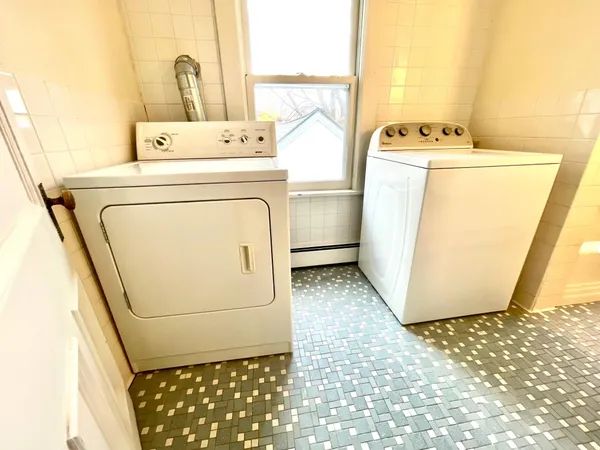 $2,100 | 2193 1st Street, White Bear Lake, MN 55110