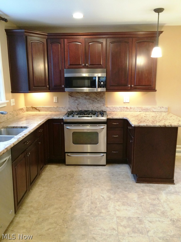 3666 Traynham Road Shaker Heights, OH 44122 - Photo 9 of 21 Gallery Image 9