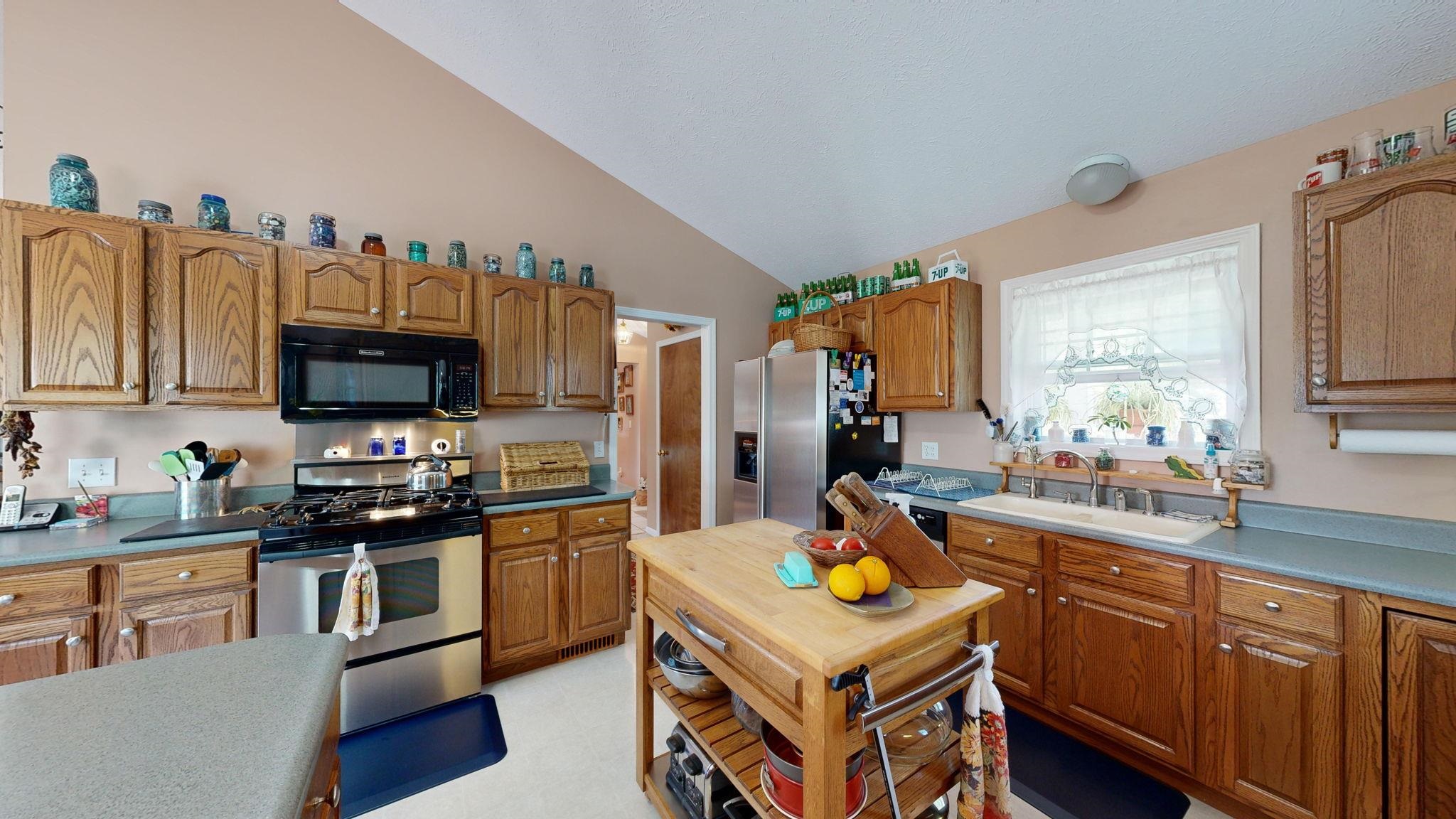 3907 West Wing Road Mount Pleasant, MI 48858 - Photo 14 of 57