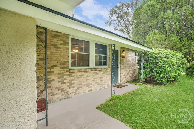 $299,900 | 202 Inglewood Drive, Savannah, GA 31406