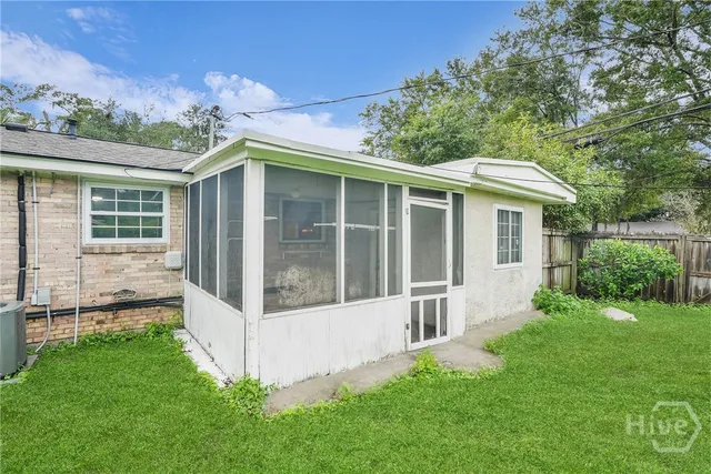 $299,900 | 202 Inglewood Drive, Savannah, GA 31406