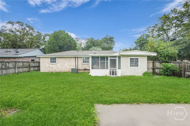 $299,900 | 202 Inglewood Drive, Savannah, GA 31406