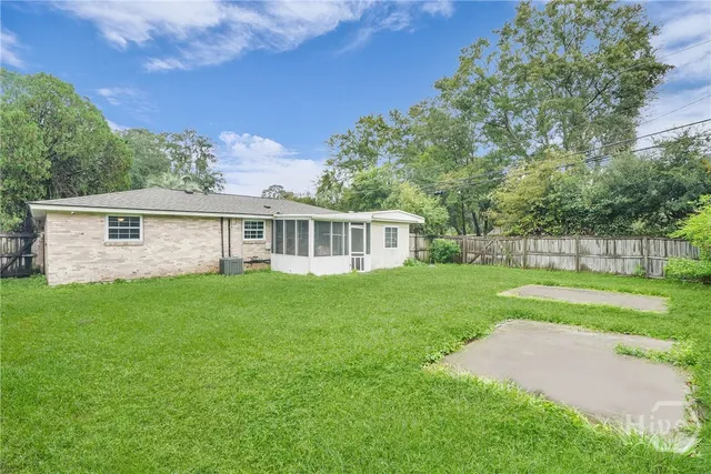 $299,900 | 202 Inglewood Drive, Savannah, GA 31406