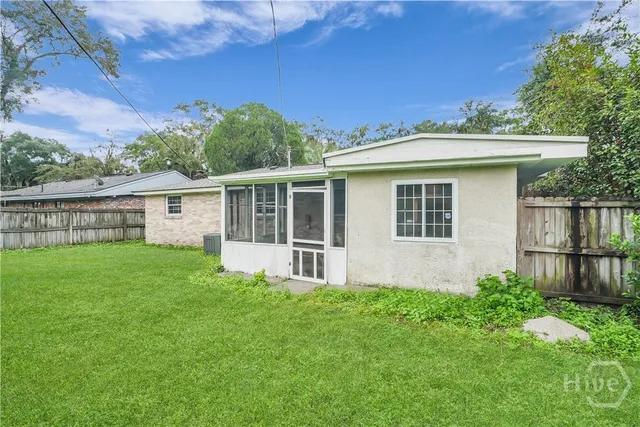 $299,900 | 202 Inglewood Drive, Savannah, GA 31406