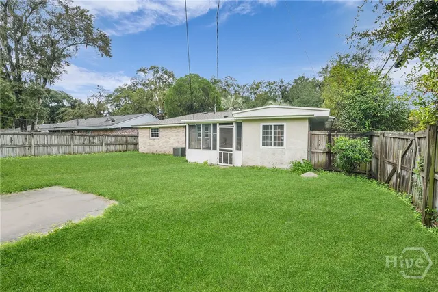 $299,900 | 202 Inglewood Drive, Savannah, GA 31406