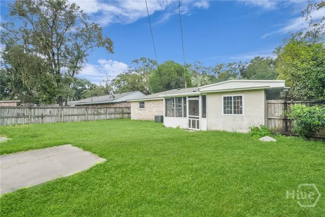 $299,900 | 202 Inglewood Drive, Savannah, GA 31406