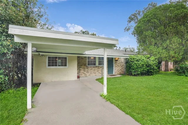 $299,900 | 202 Inglewood Drive, Savannah, GA 31406