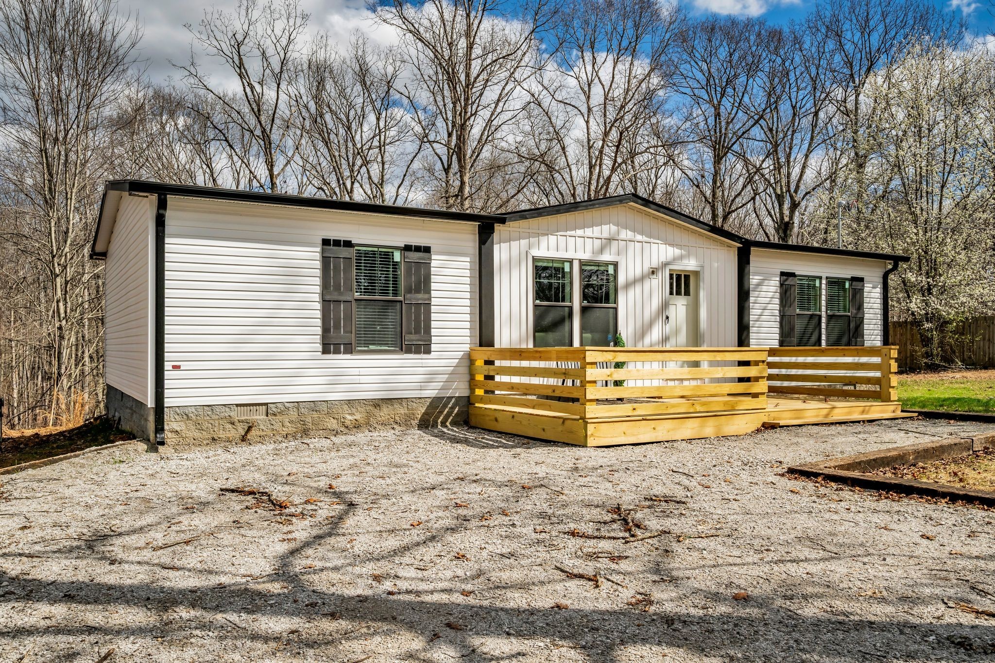 8130 Oak Springs Road Nunnelly, TN 37137 - Photo 4 of 30