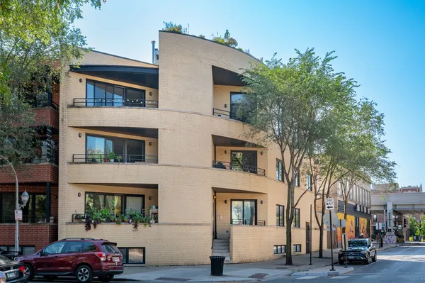 $3,200 | 4662 North Winthrop Avenue, Unit 3N, Chicago, IL 60640