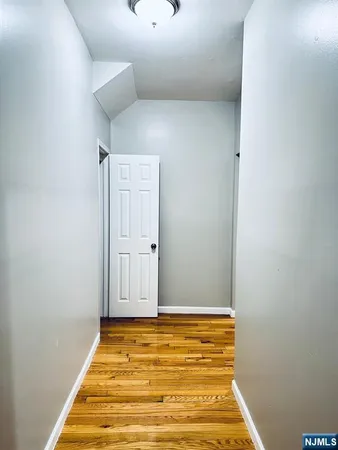 $2,550 | 420 Jelliff Avenue, Unit 3, Newark, NJ 07112