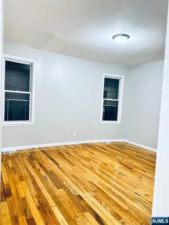 $2,550 | 420 Jelliff Avenue, Unit 3, Newark, NJ 07112