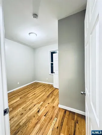 $2,550 | 420 Jelliff Avenue, Unit 3, Newark, NJ 07112