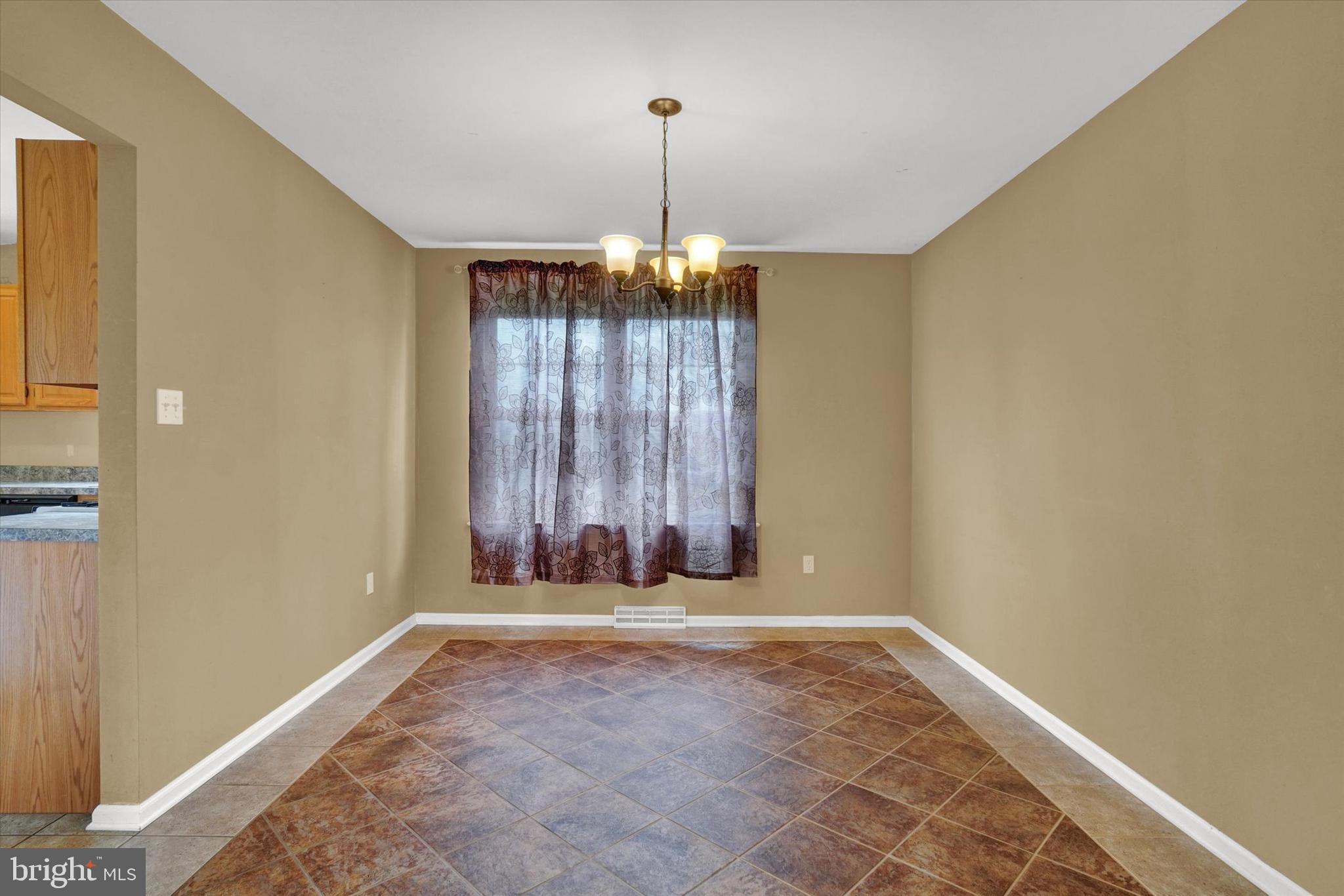 2525 Coldspring Road York, PA 17404 - Photo 7 of 27 Gallery Image 7