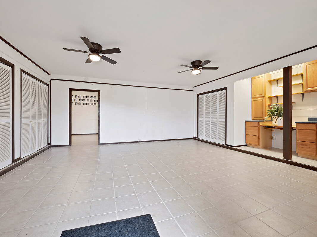 18-4050 North Oshiro Road Mountain View, HI 96771 - Photo 21 of 30 a view of an empty room with a window