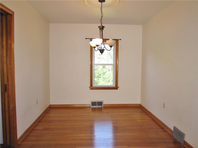 2916 Conway Wallrose Road Economy, PA 15005 - Photo 3 of 17 Dining Room.