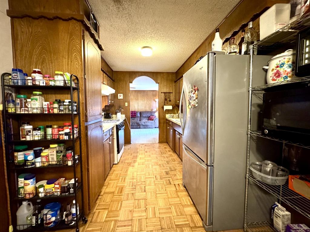 317 North Trail Street Crowley, TX 76036 - Photo 12 of 35