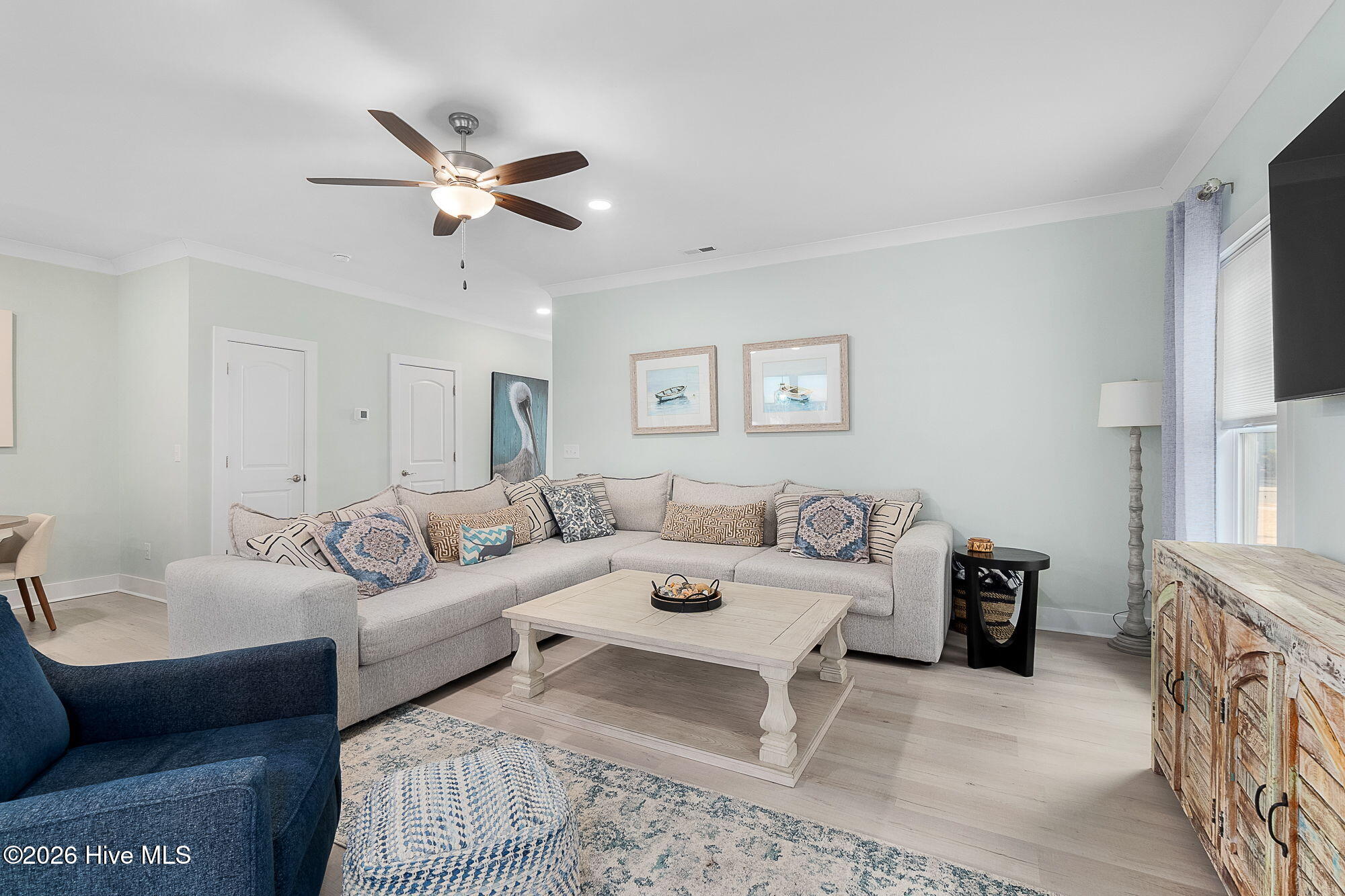 163 Freedom Park Road Beaufort, NC 28516 - Photo 7 of 39 Living Room